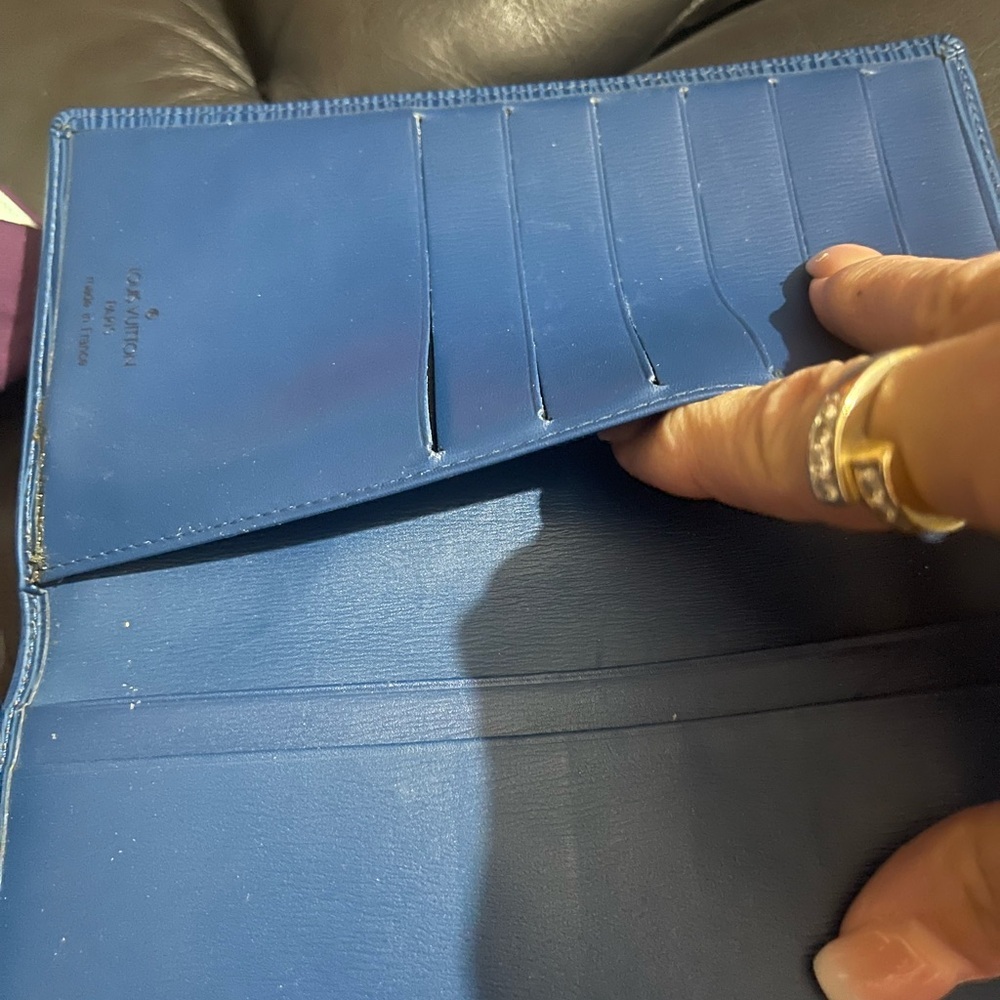 Louis Vuitton Blue Epi Leather Cover - Picture 6 of 8